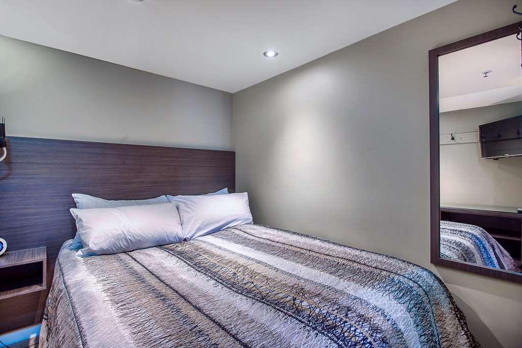 Sundial Hotel Whistler Room photo