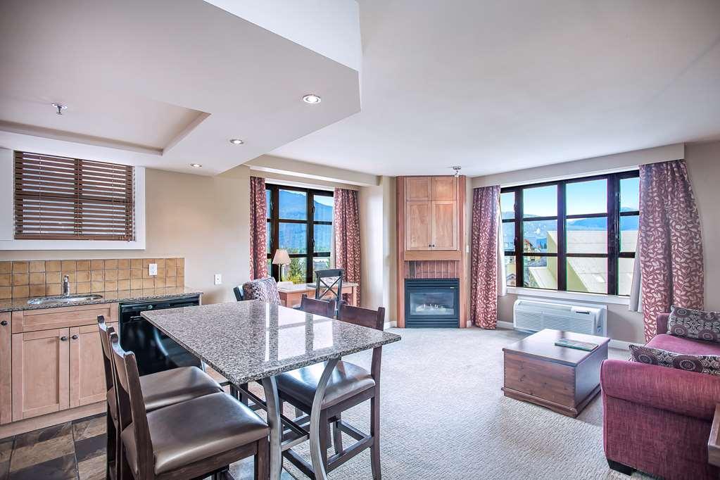 Sundial Hotel Whistler Room photo