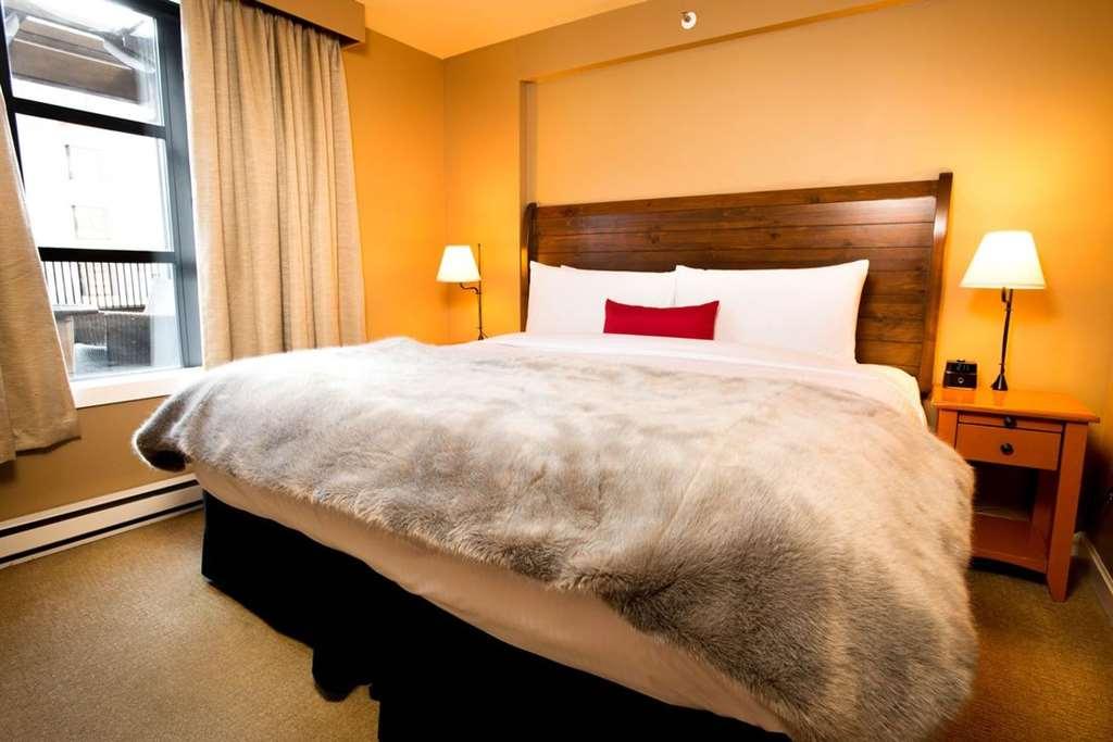 Sundial Hotel Whistler Room photo